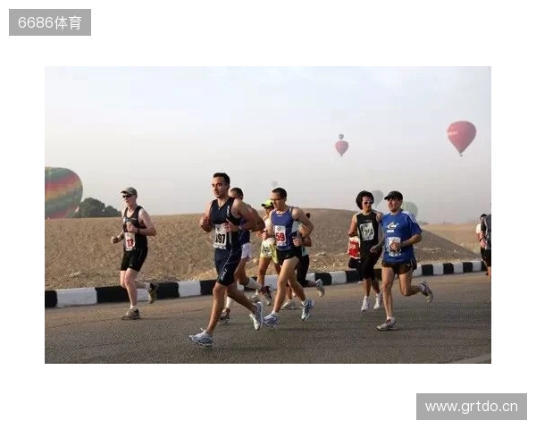 感人至深，朋友穿若塔球衣跑马拉松，期间与若塔妻子相拥