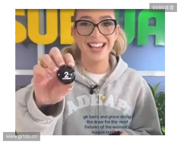 网红参加女足英联杯抽签发表反热刺言论，英女超联盟被迫道歉